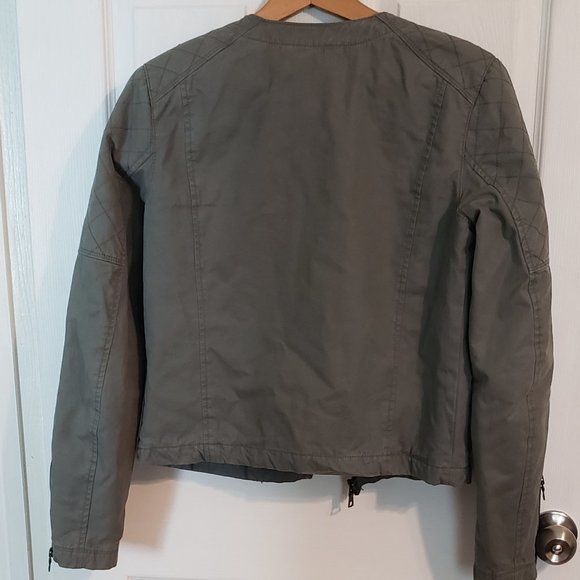 GAP Women's Moto Quilted Jacket: Size US 8 - Picture 5 of 9